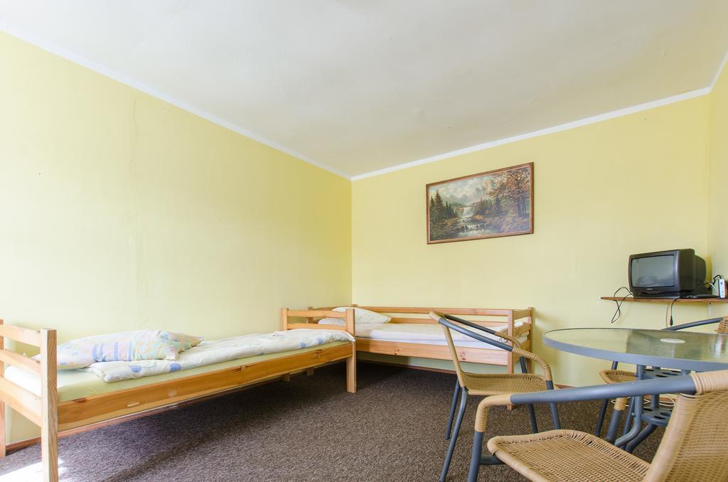 Agroturystyka "Dworek U Pelcow" Ryn  Exterior photo